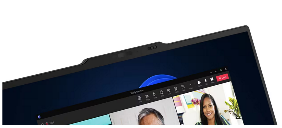 Camera web situată deasupra ecranului permite videoconferințe și streaming cu o calitate excelentă
