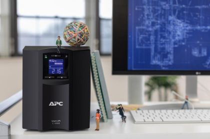 APC SMART-UPS C 1000VA TOWER w Smart Con