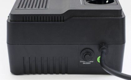 APC EASY UPS BV 800VA, AVR, Schuko Outle