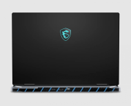 Titan 18 UHD+ U9 290HX+ 64 2TB 5090 W11H